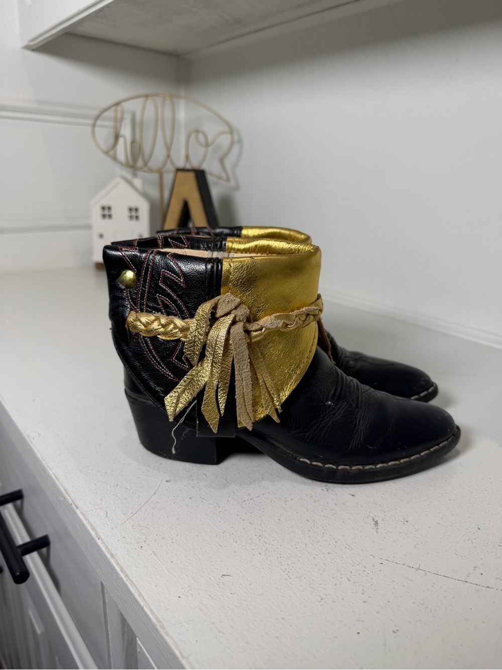 Vintage Western Ankle Boots Women's 6 Black Gold Leather Cowboy Booties Festival - Picture 5 of 8